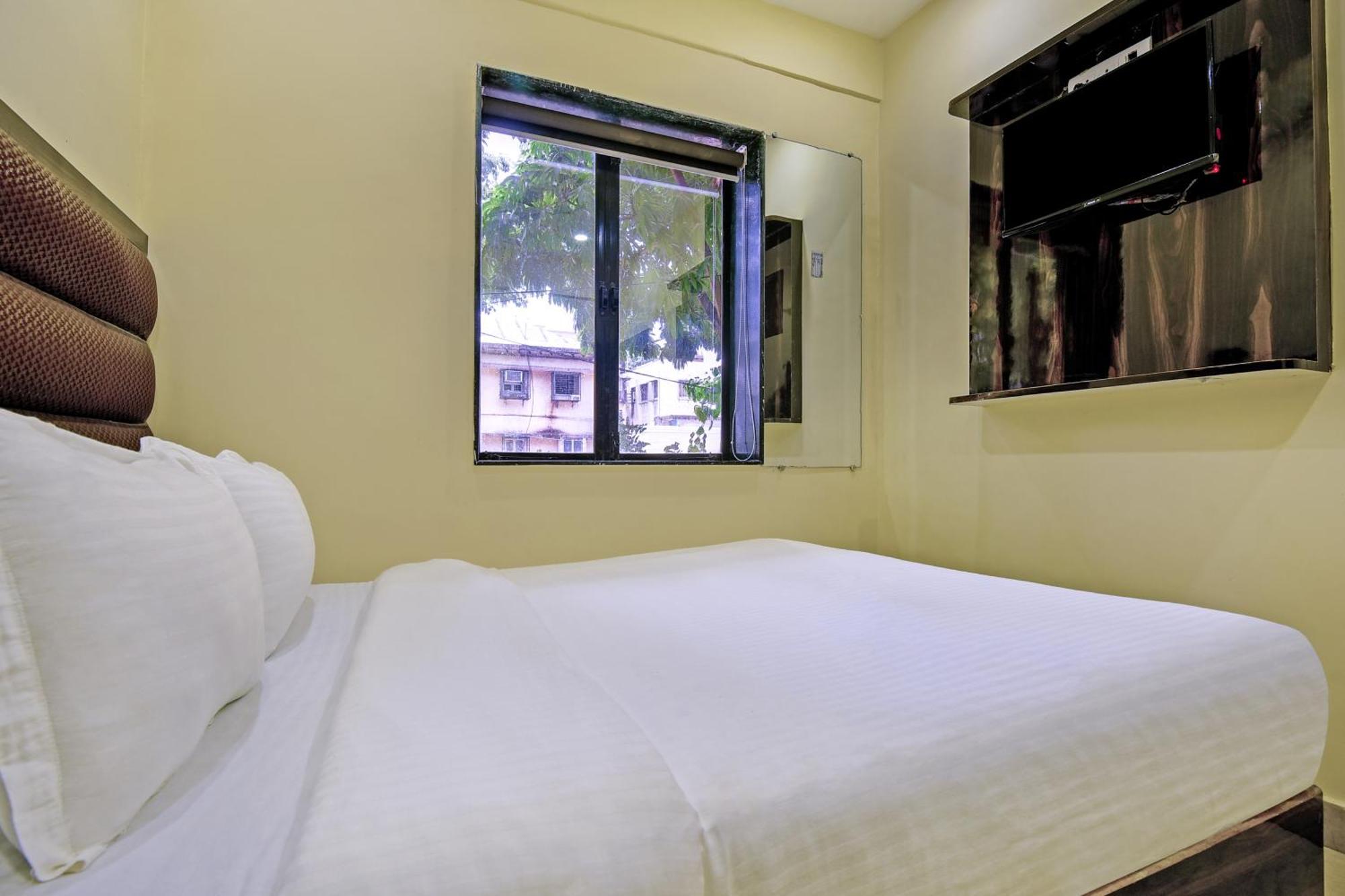מומביי Hotel Deluxe מראה חיצוני תמונה