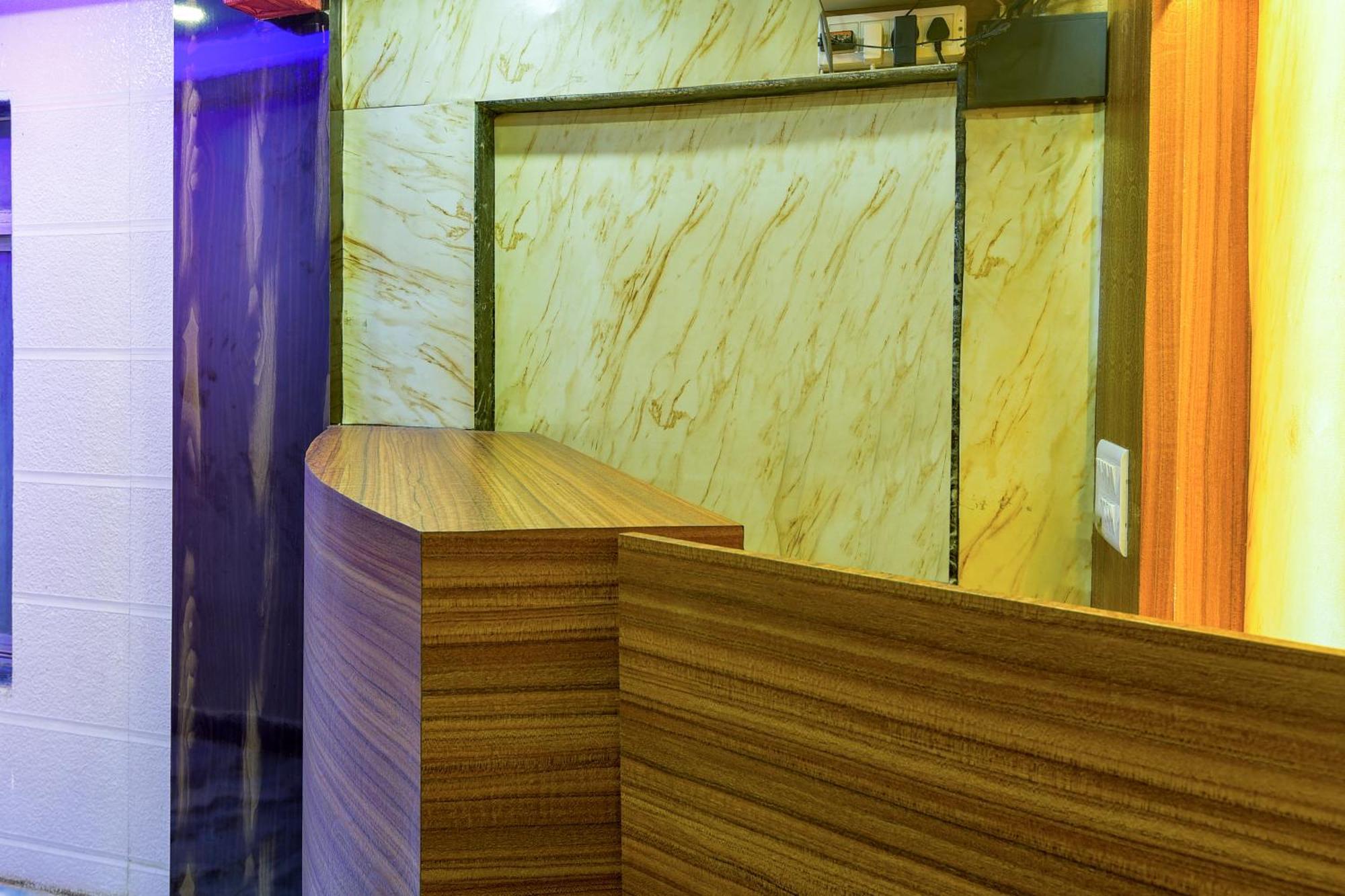 מומביי Hotel Deluxe מראה חיצוני תמונה